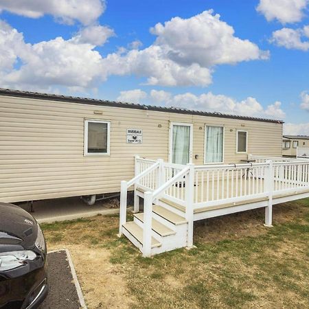Hotel Caravan With Decking At Martello Beach Nearby Clacton-On-Sea Ref 29017Kv Exterior foto